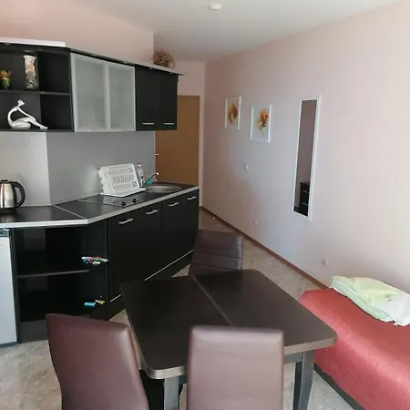 בית הארחה Mak Complex פומורי