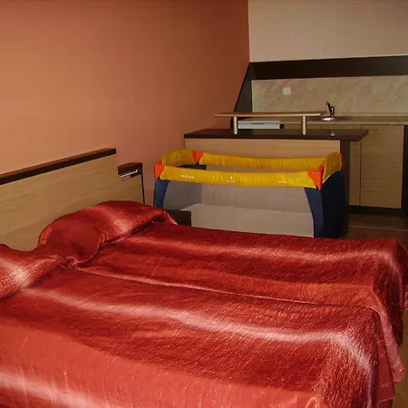 בית הארחה Mak Complex פומורי