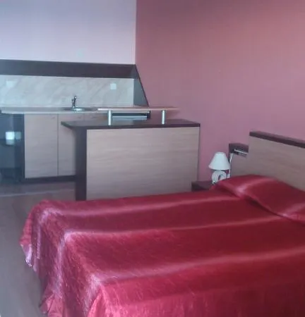 Mak Complex 3* פומורי